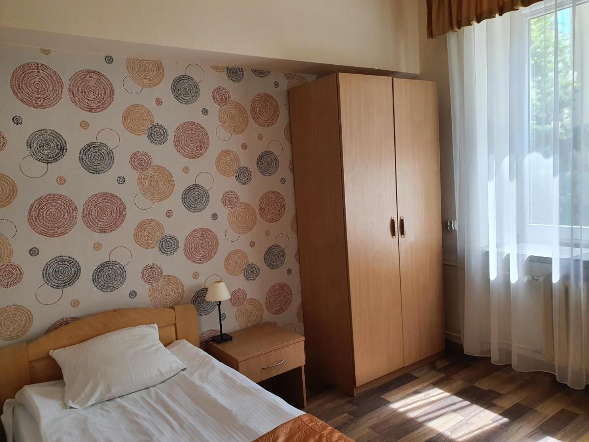 Hotel Iskra Rzeszów Buitenkant foto