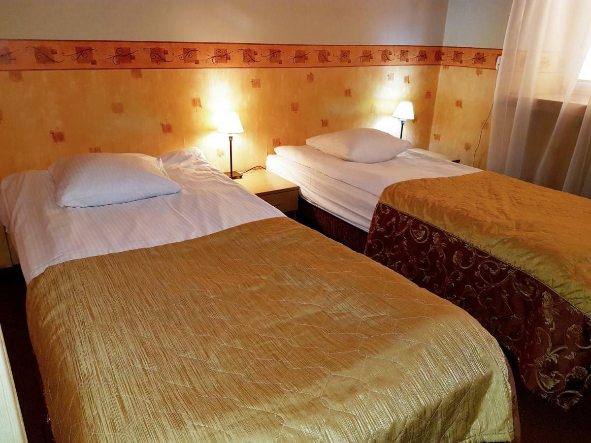 Hotel Iskra Rzeszów Buitenkant foto