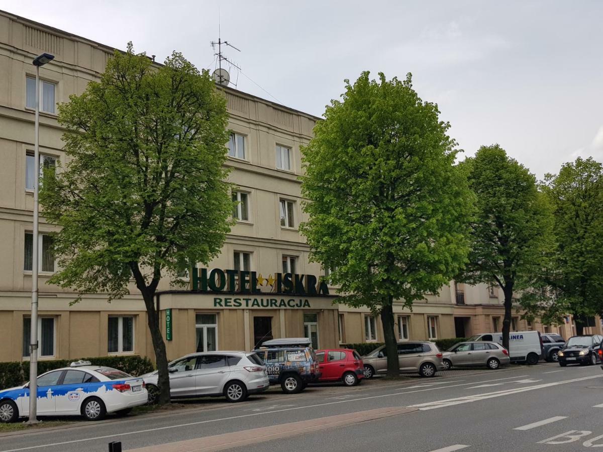 Hotel Iskra Rzeszów Buitenkant foto