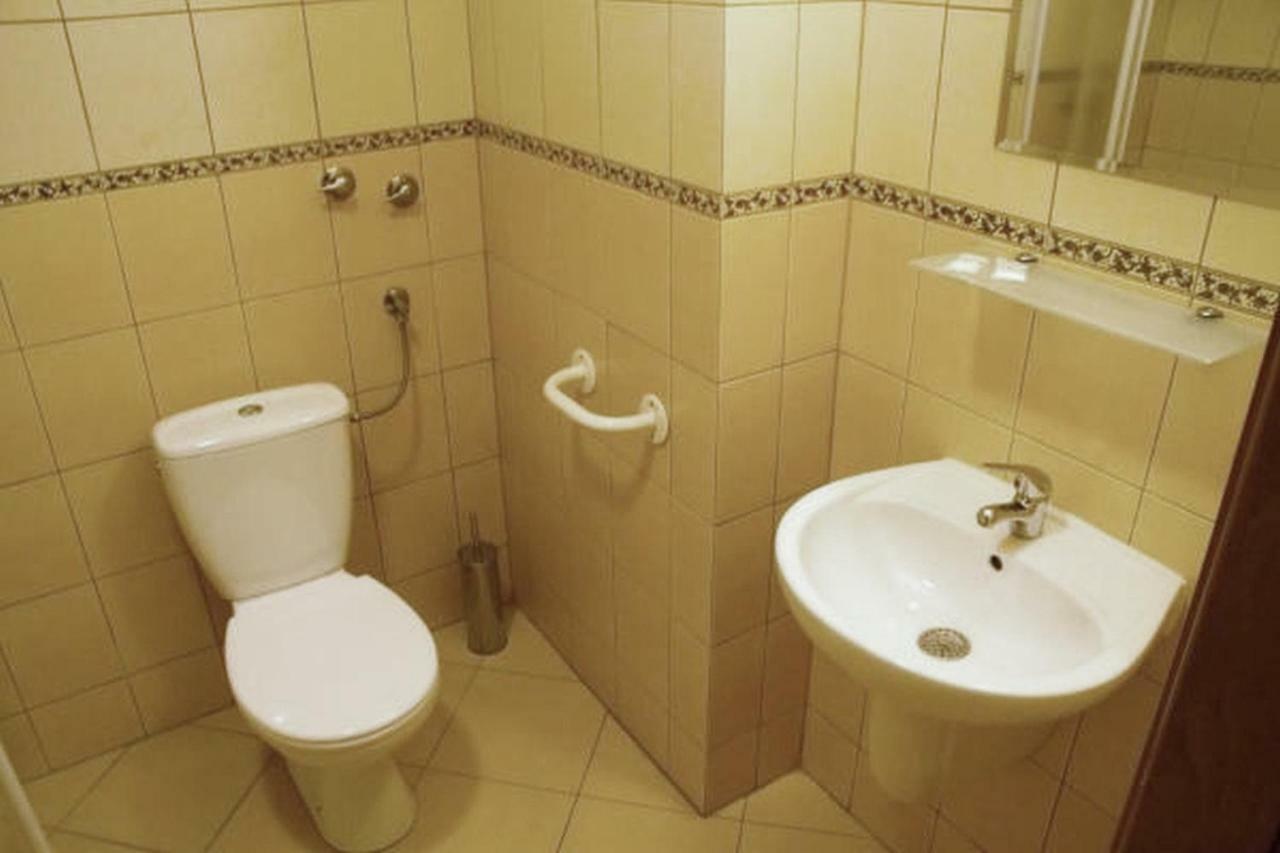 Hotel Iskra Rzeszów Buitenkant foto