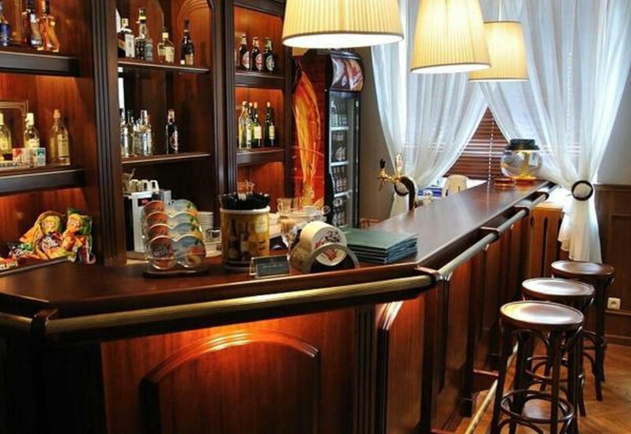 Hotel Iskra Rzeszów Buitenkant foto