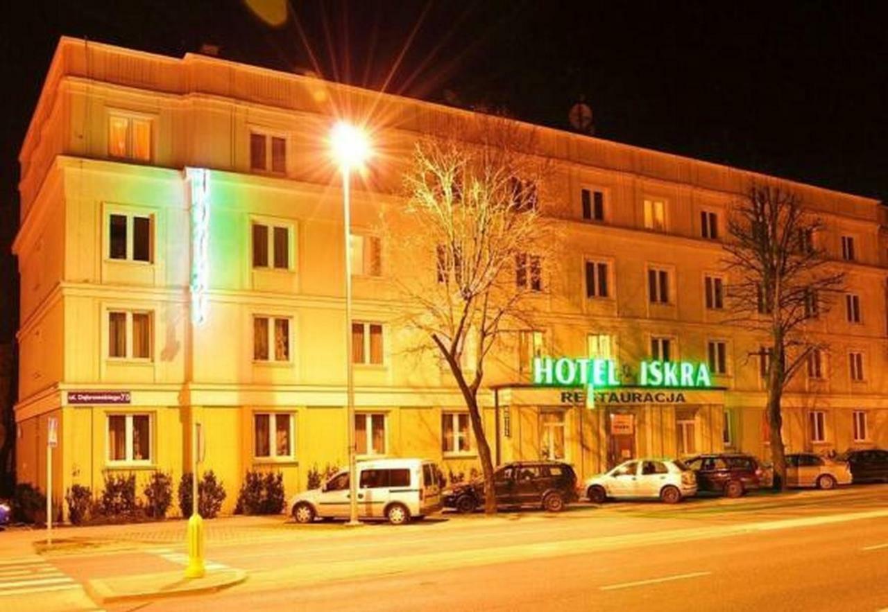 Hotel Iskra Rzeszów Buitenkant foto