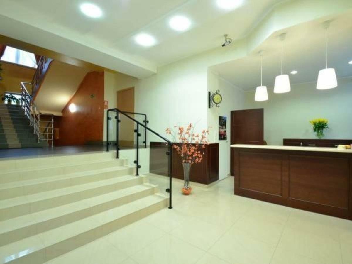 Hotel Iskra Rzeszów Buitenkant foto